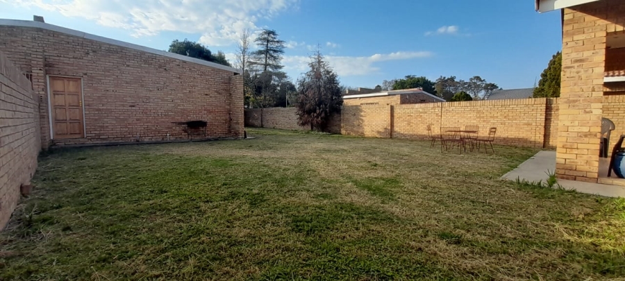 To Let 2 Bedroom Property for Rent in Flamwood North West